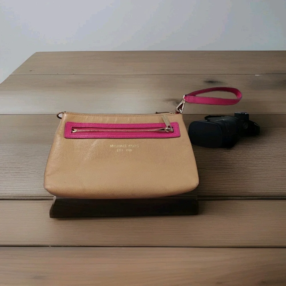 MICHAEL Michael Kors Jet Set Travel‎ Bag Wrislet MK Logo Wildberry Tan MK